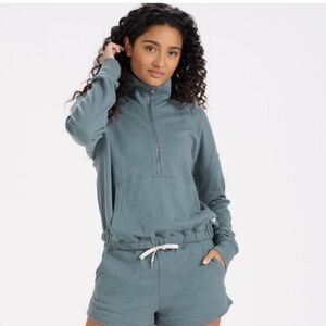 Vuori Sunnyside Half Zip Crop Blue Jacket